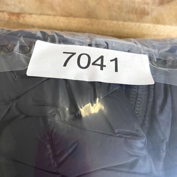 Patagonia Down Sweater Vest Women XL Black Puffer Insulated Quilt Jacket… - Picture 14 of 14